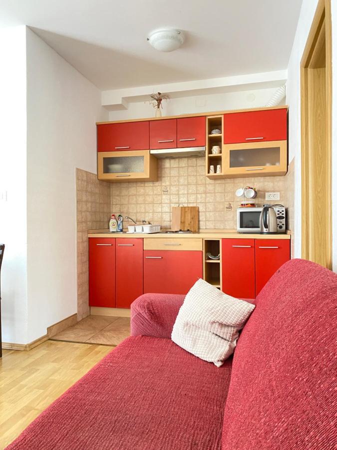 D.O.O. Yury Apartment 特罗吉尔 外观 照片