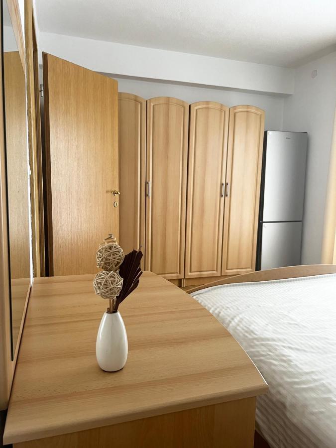D.O.O. Yury Apartment 特罗吉尔 外观 照片