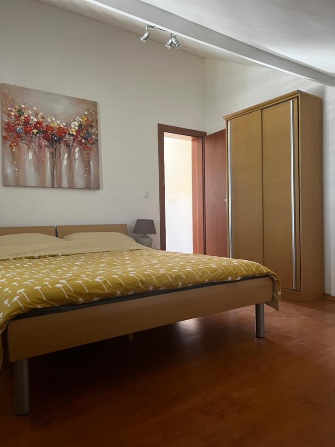 D.O.O. Yury Apartment 特罗吉尔 外观 照片