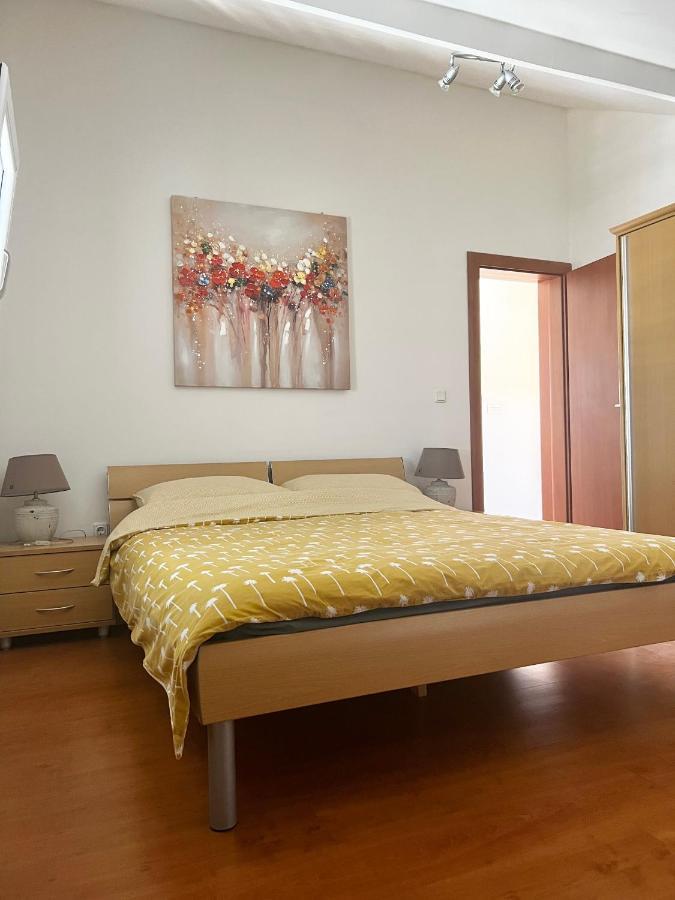 D.O.O. Yury Apartment 特罗吉尔 外观 照片