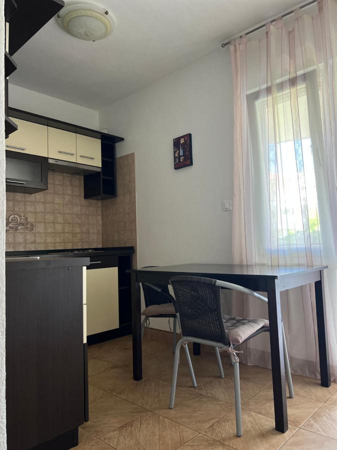 D.O.O. Yury Apartment 特罗吉尔 外观 照片