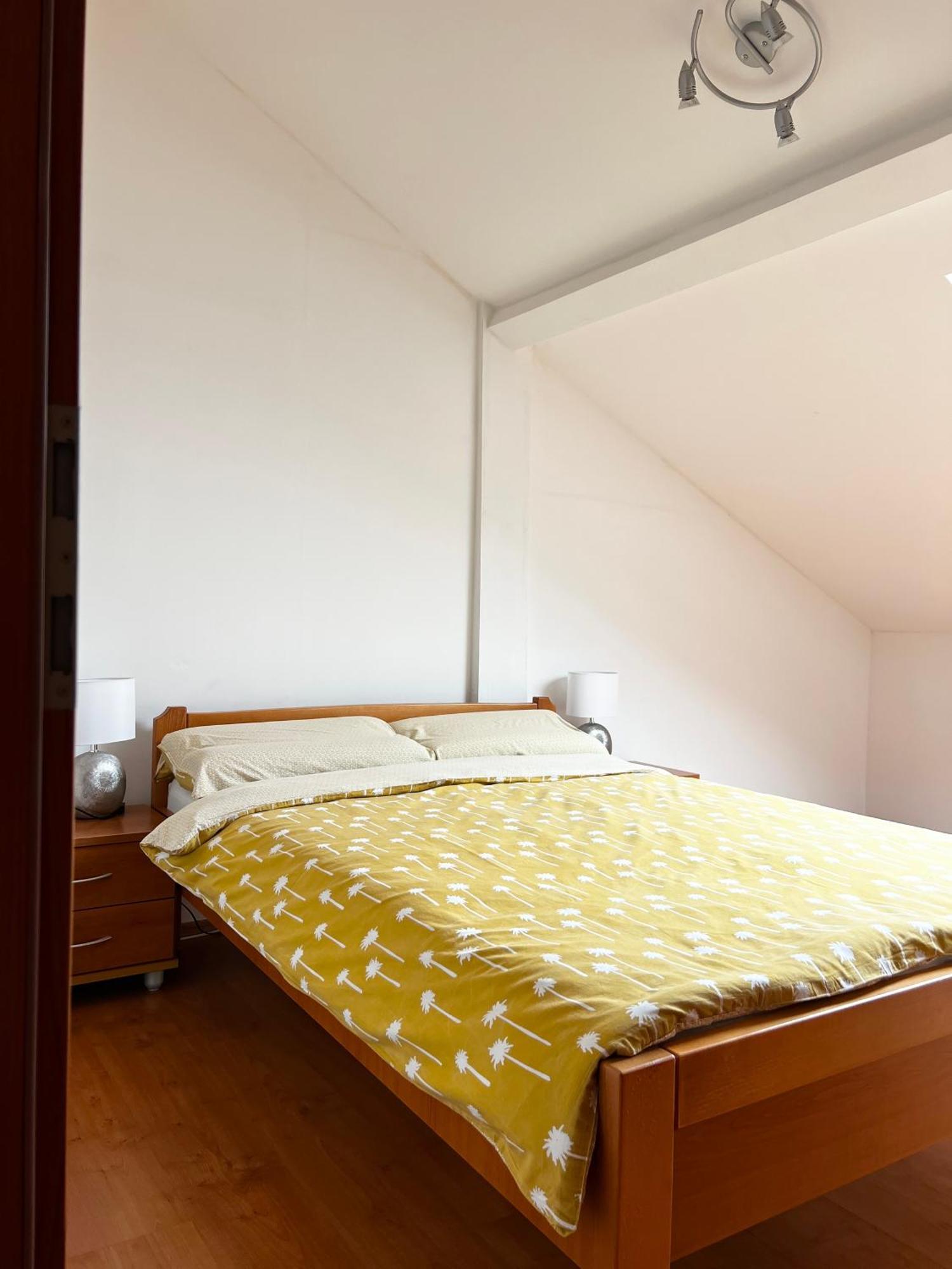 D.O.O. Yury Apartment 特罗吉尔 外观 照片