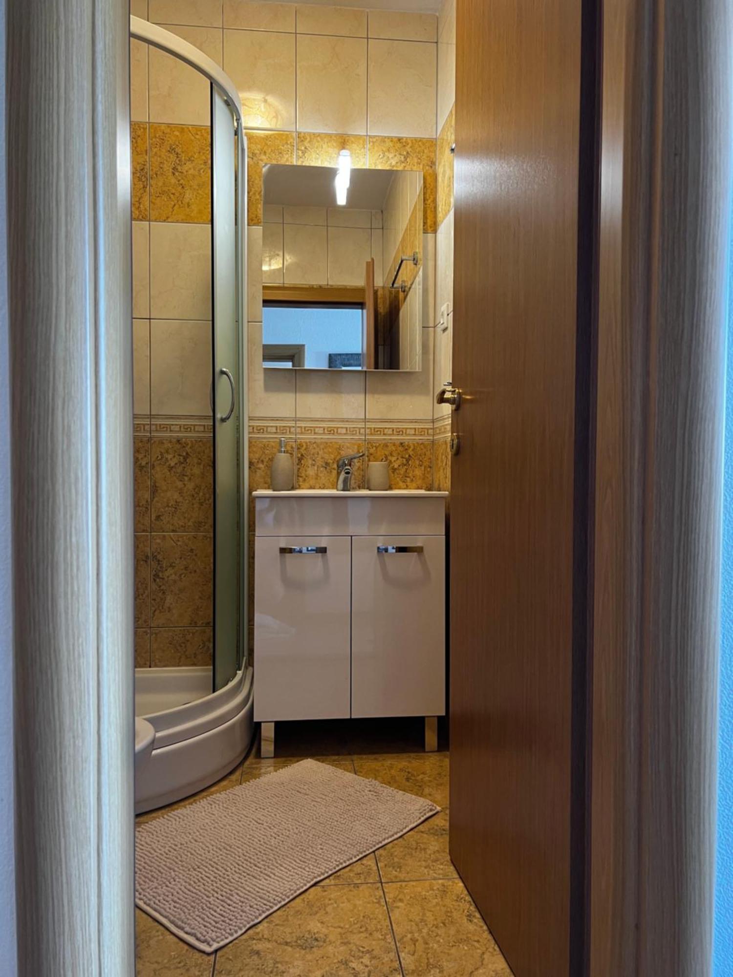 D.O.O. Yury Apartment 特罗吉尔 外观 照片